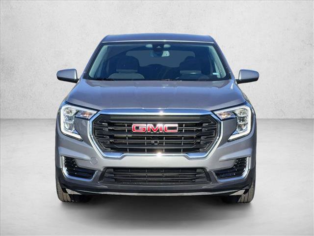 Used 2024 GMC Terrain SLE FWD image 2