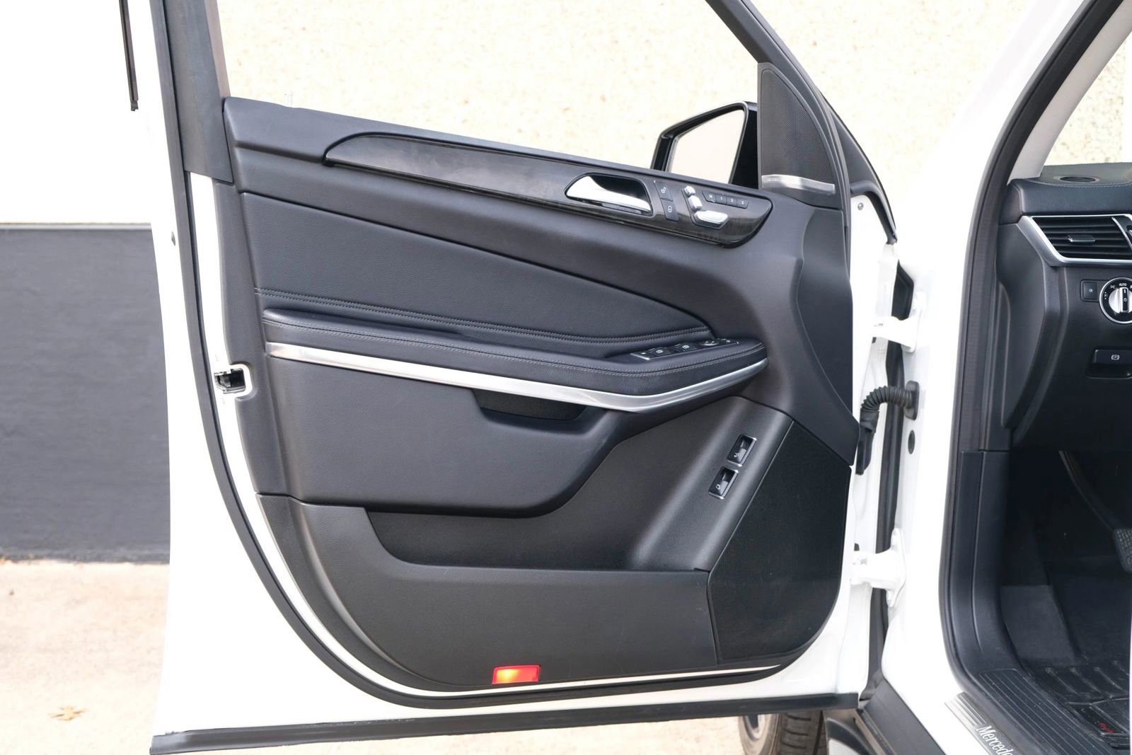 Used 2018 Mercedes-Benz GLS 550 GLS 550 4MATIC Sport Utility 4 w/ Driver Assistance Package image 19