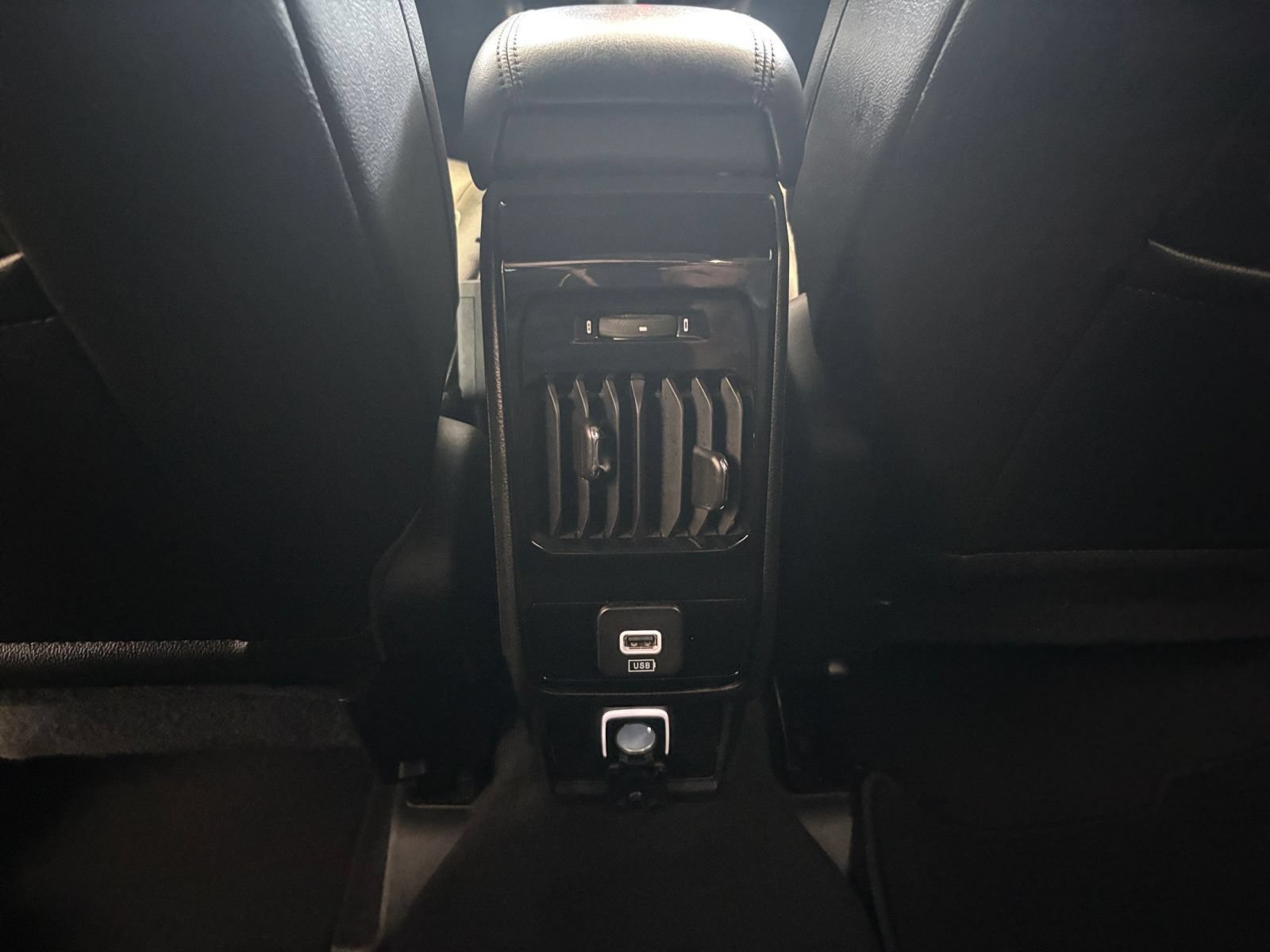Used 2025 Jeep Compass Limited AWD/4WD image 23
