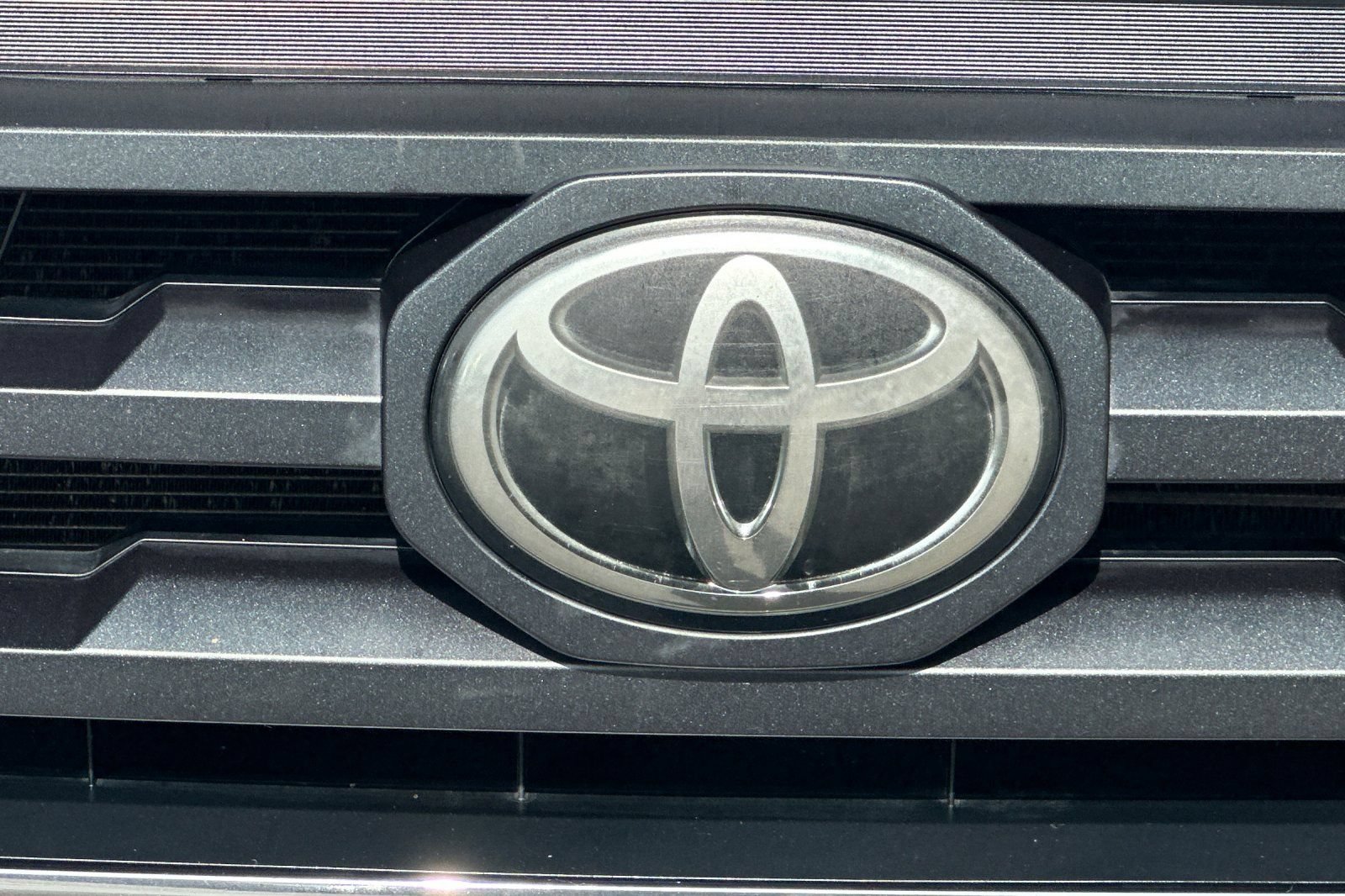 Used 2020 Toyota Tacoma SR5 AWD/4WD image 36