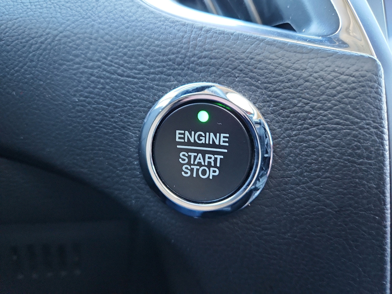 Used 2022 Ford Edge Titanium image 20