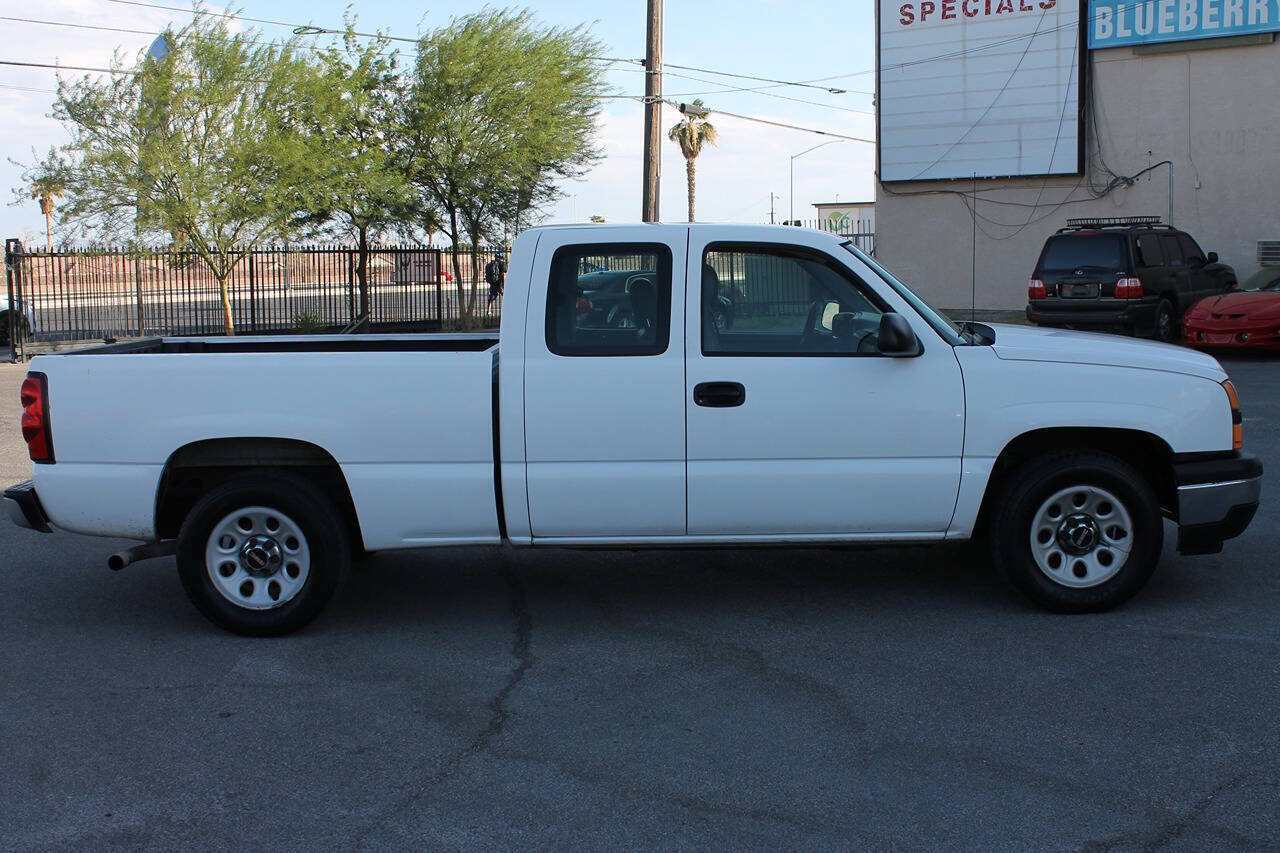 Used 2006 Chevrolet Silverado 1500 W/T RWD image 11