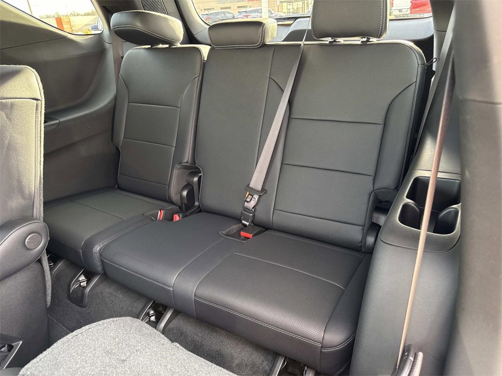 Used 2026 Chevrolet Traverse LT image 25