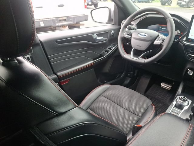 Certified 2023 Ford Escape ST-Line Elite w/ Class II Trailer Tow Package AWD/4WD image 17