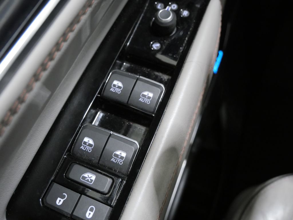 Used 2023 Jeep Grand Wagoneer Series II AWD/4WD image 13