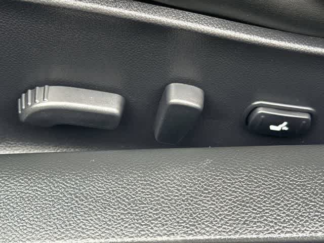 Used 2013 INFINITI G37 Convertible w/ Premium Pkg RWD image 15