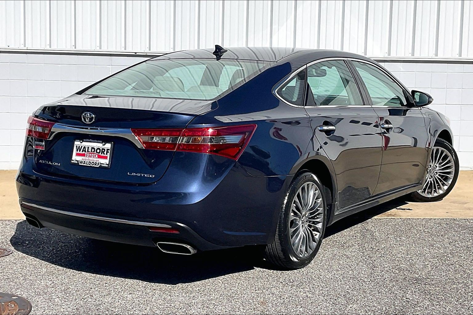 Used 2016 Toyota Avalon Limited FWD image 15