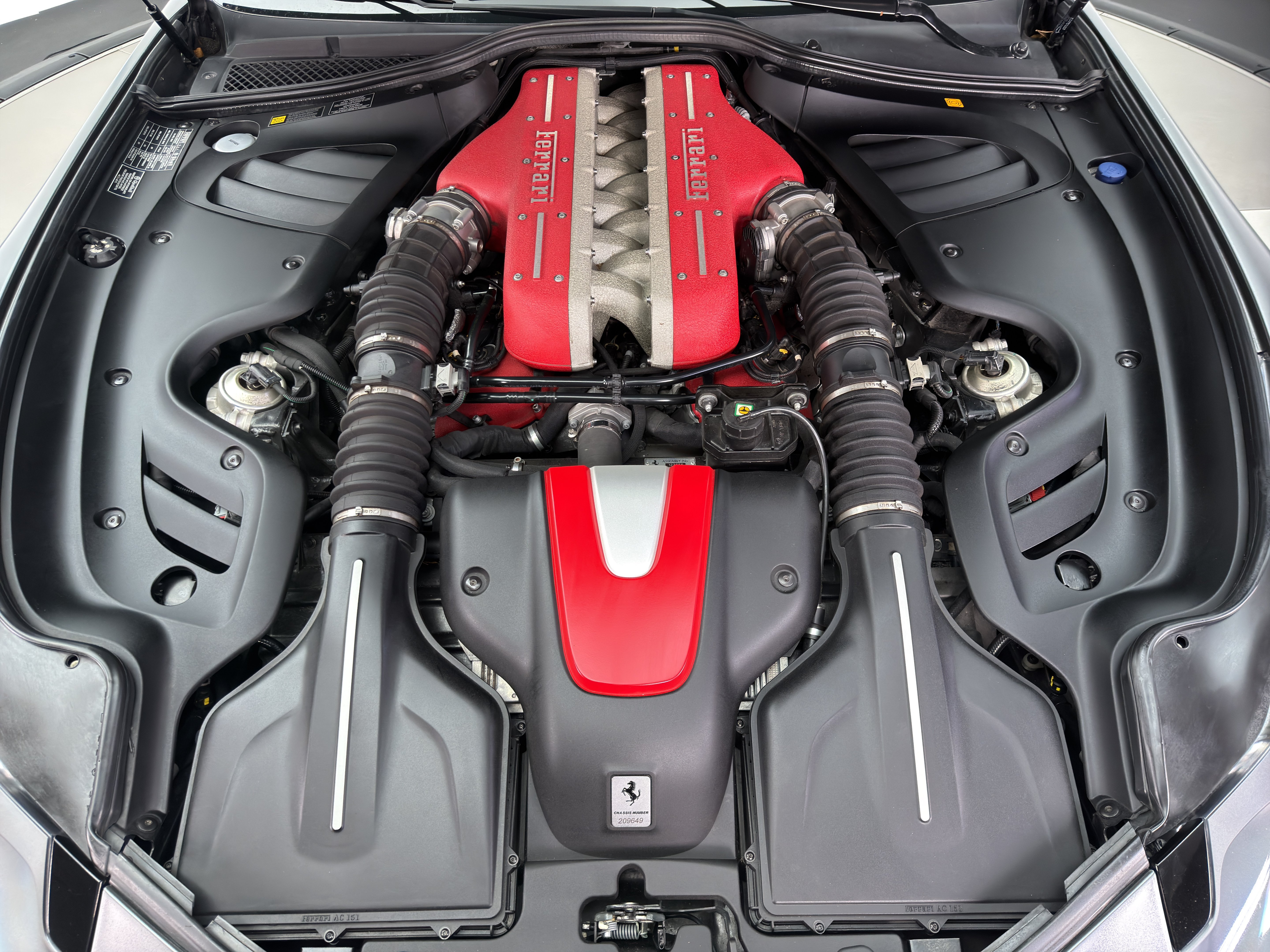 Used 2015 Ferrari FF AWD/4WD image 20