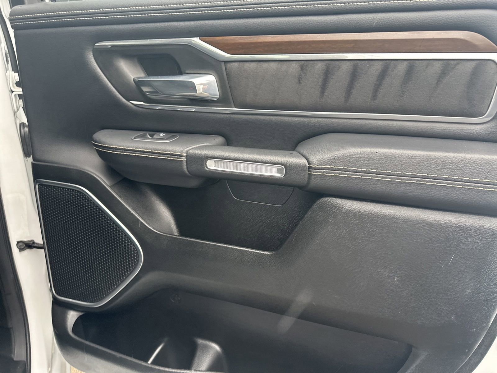 Used 2021 RAM 1500 Laramie image 33