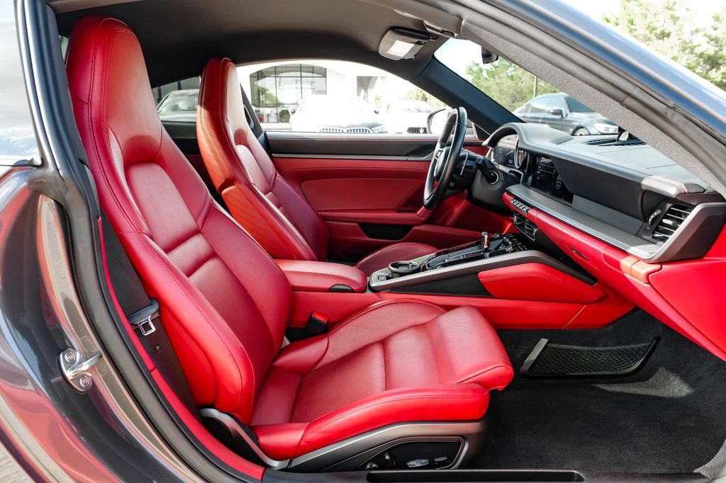 Used 2023 Porsche 911 Carrera RWD image 27