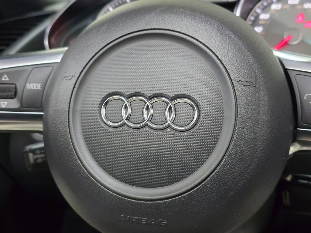 Used 2011 Audi R8 V8 w/ Convenience Pkg image 22