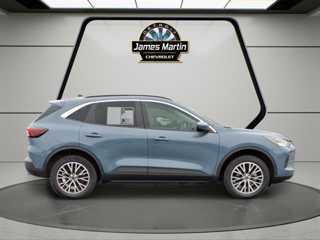 Used 2024 Ford Escape SE w/ Class II Trailer Tow Package image 4