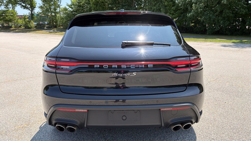 Used 2023 Porsche Macan S AWD/4WD image 4