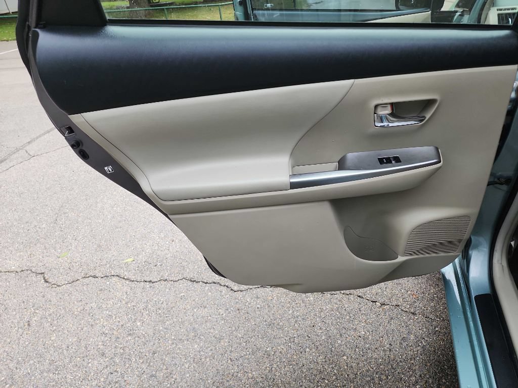Used 2015 Toyota Prius V Four FWD image 21