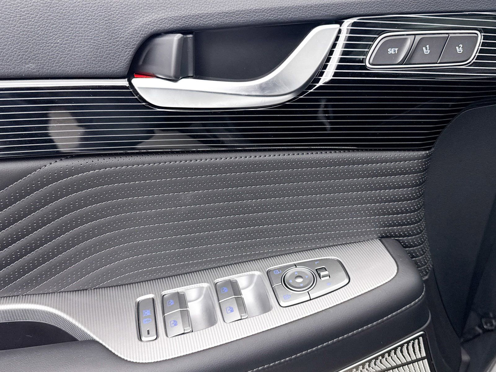 Used 2025 Hyundai Palisade Calligraphy image 32