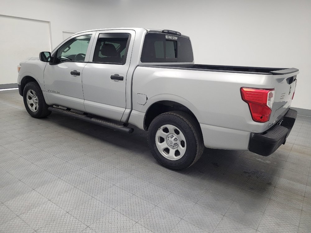 Used 2017 Nissan Titan S image 3
