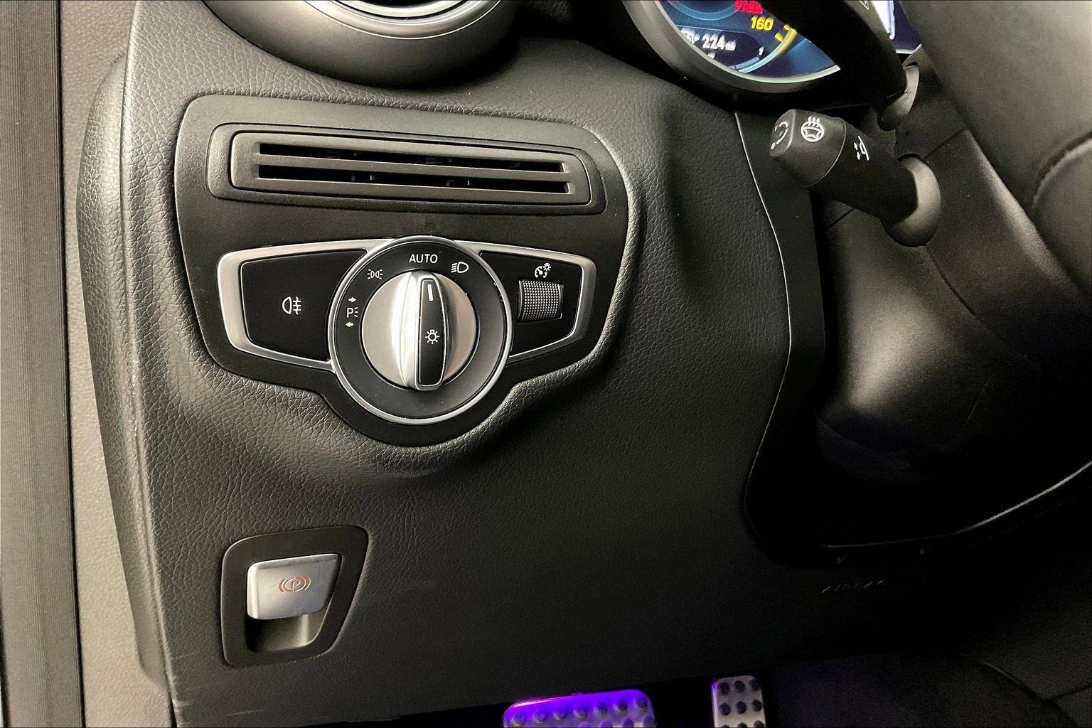 Used 2021 Mercedes-Benz GLC 300 4MATIC image 15