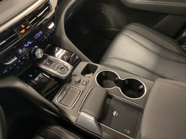 Used 2023 Acura MDX SH-AWD image 13