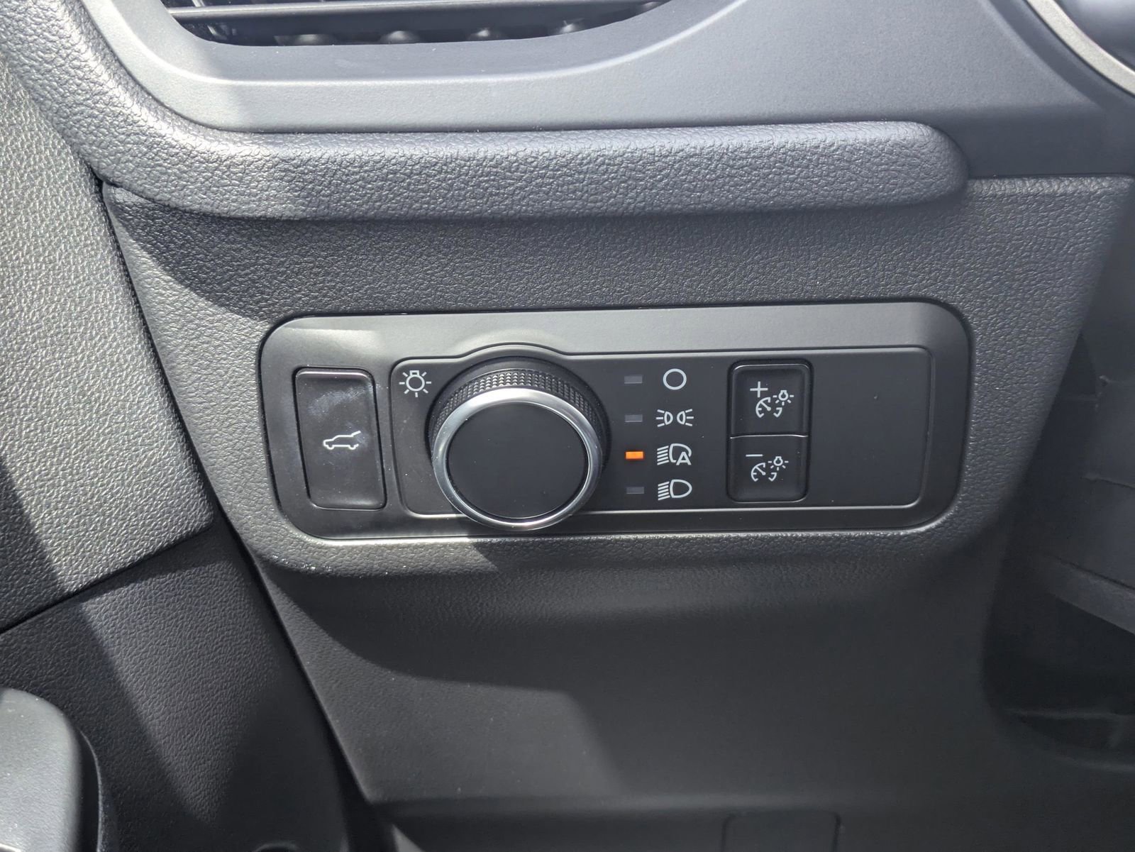 Used 2022 Ford Escape SE w/ SE Sport Appearance Package FWD image 27