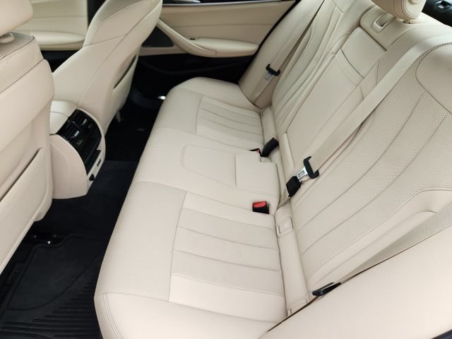 Used 2022 BMW 530i xDrive w/ Executive Package AWD/4WD image 38
