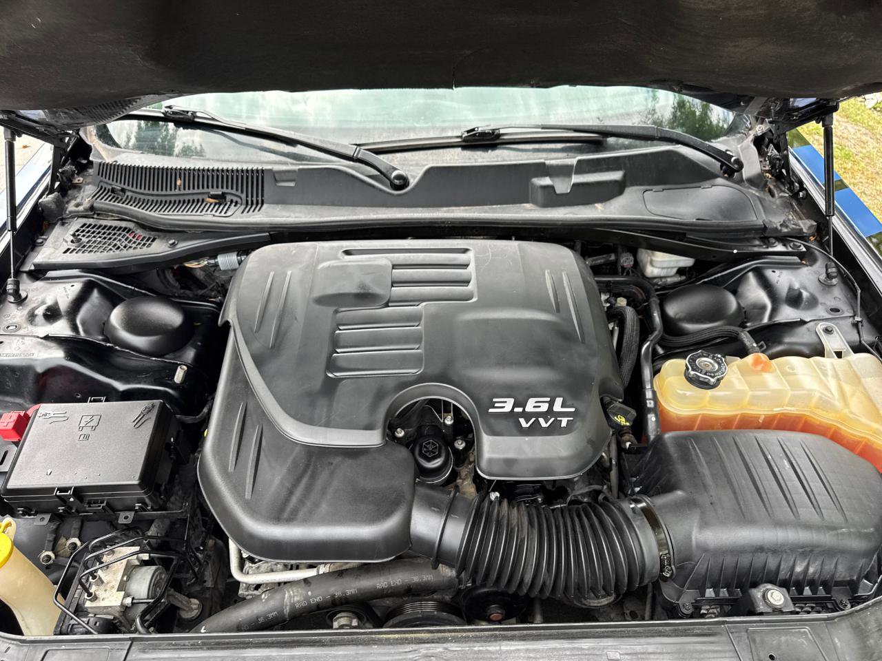Used 2015 Dodge Challenger SXT RWD image 6