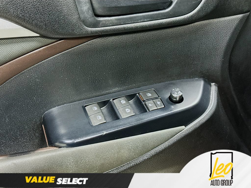 Used 2019 Toyota Highlander LE FWD image 19