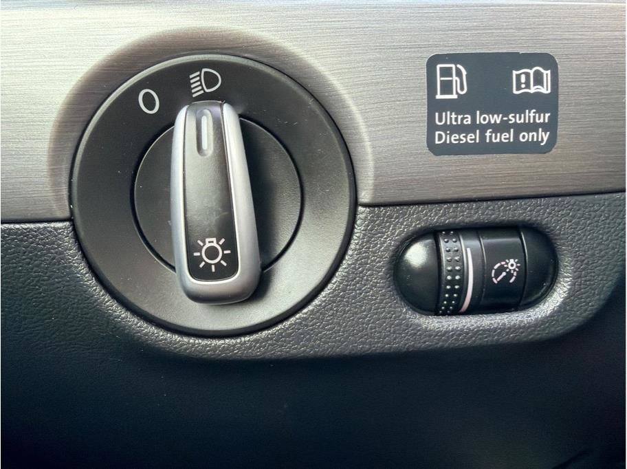 Used 2013 Volkswagen Jetta TDI image 21