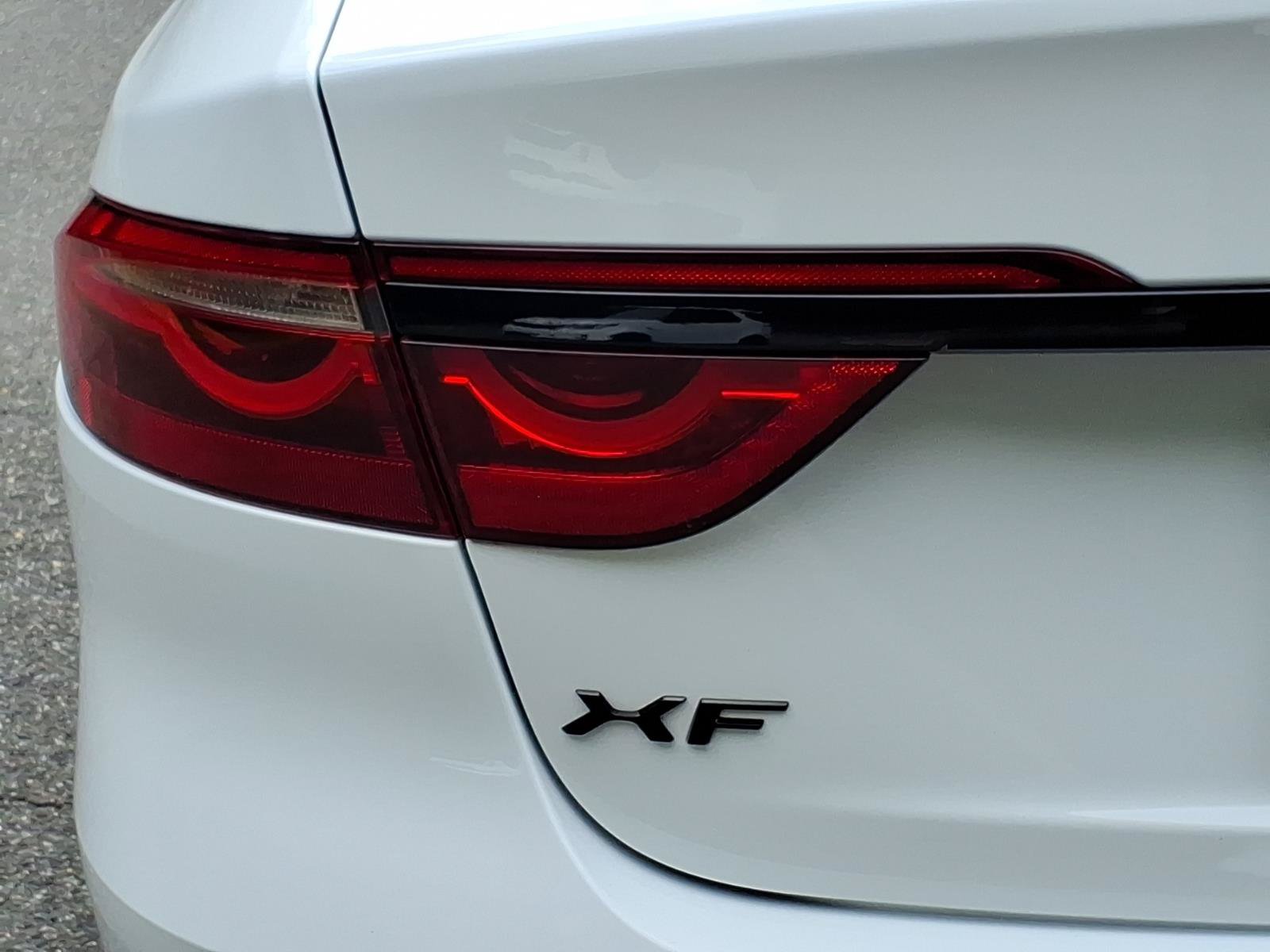 Certified 2022 Jaguar XF R-Dynamic SE AWD/4WD image 20