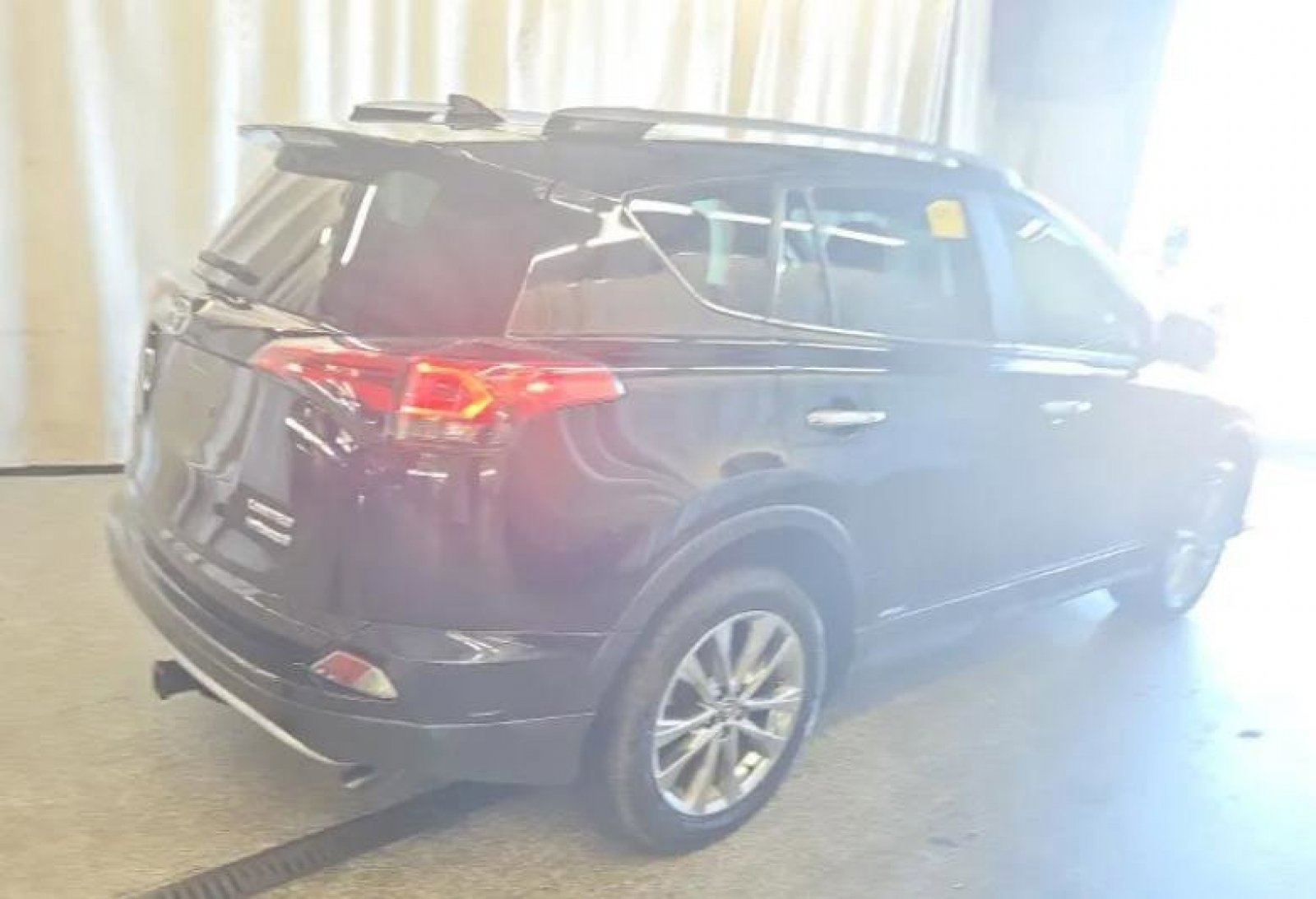 Used 2017 Toyota RAV4 Limited AWD/4WD image 3