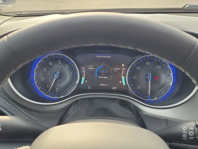 Used 2023 Chrysler Pacifica Limited w/ S Appearance Package AWD/4WD image 17