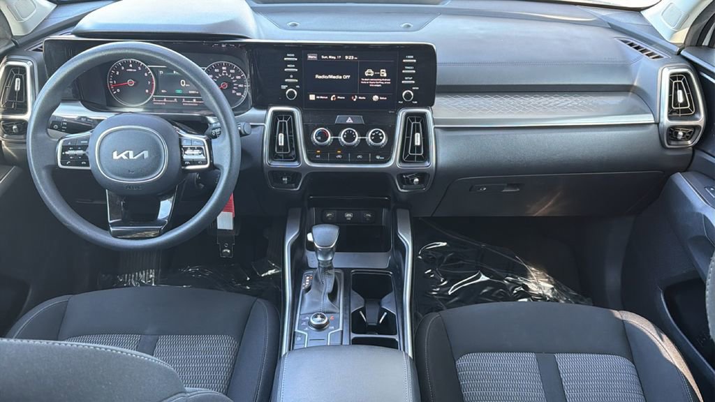 Used 2023 Kia Sorento LX AWD/4WD image 36