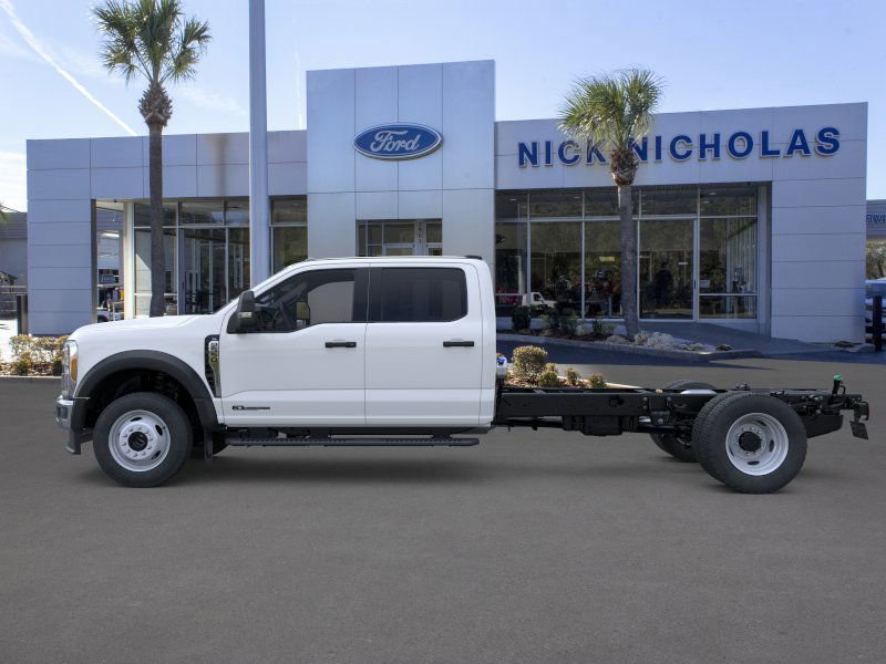 New 2026 Ford F550 4x4 Crew Cab image 3