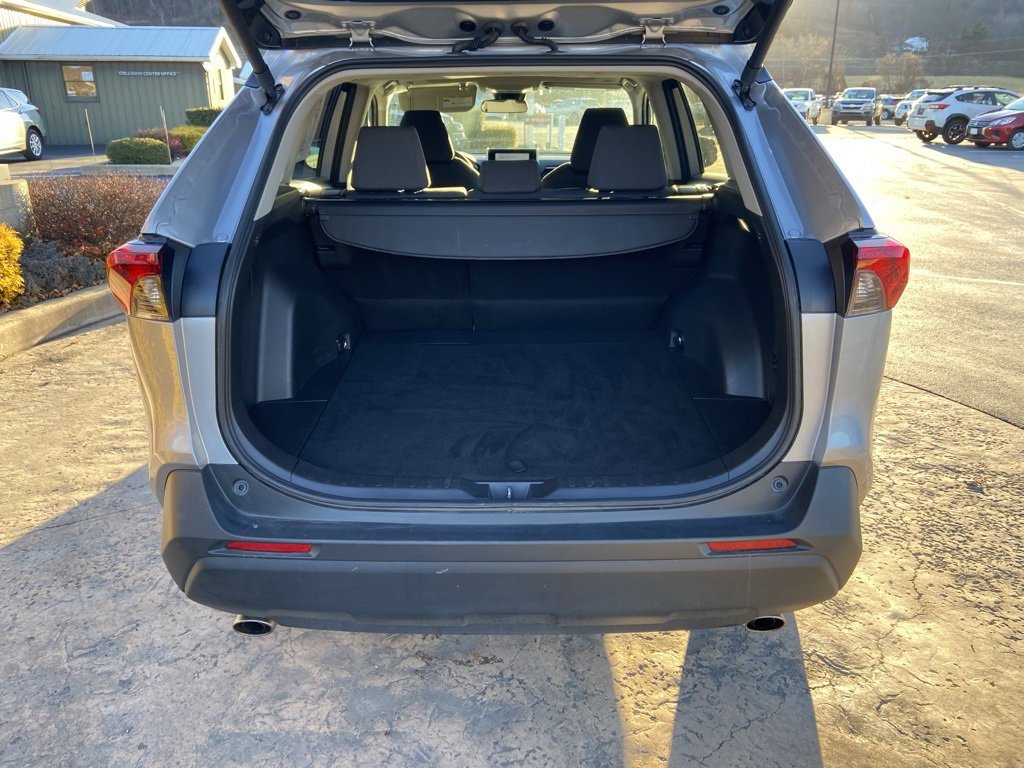 Used 2025 Toyota RAV4 XLE image 29
