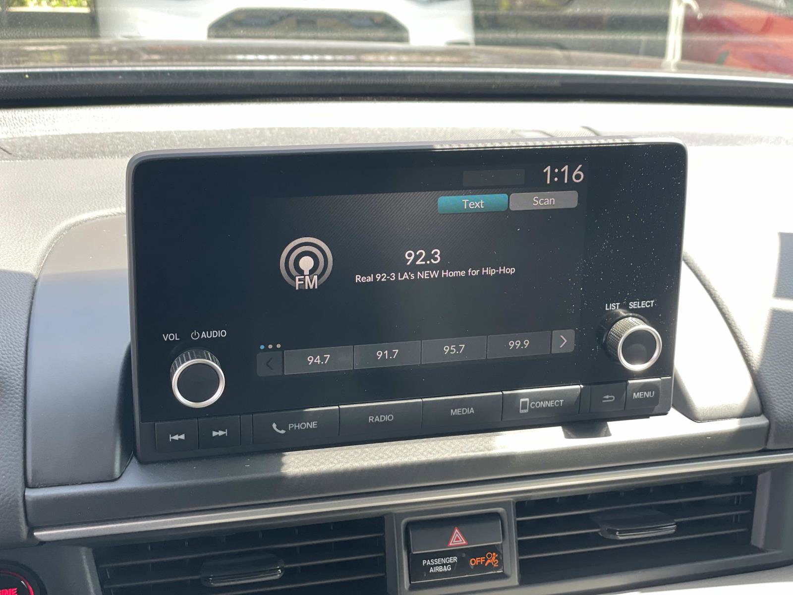 Certified 2024 Honda Pilot LX image 6