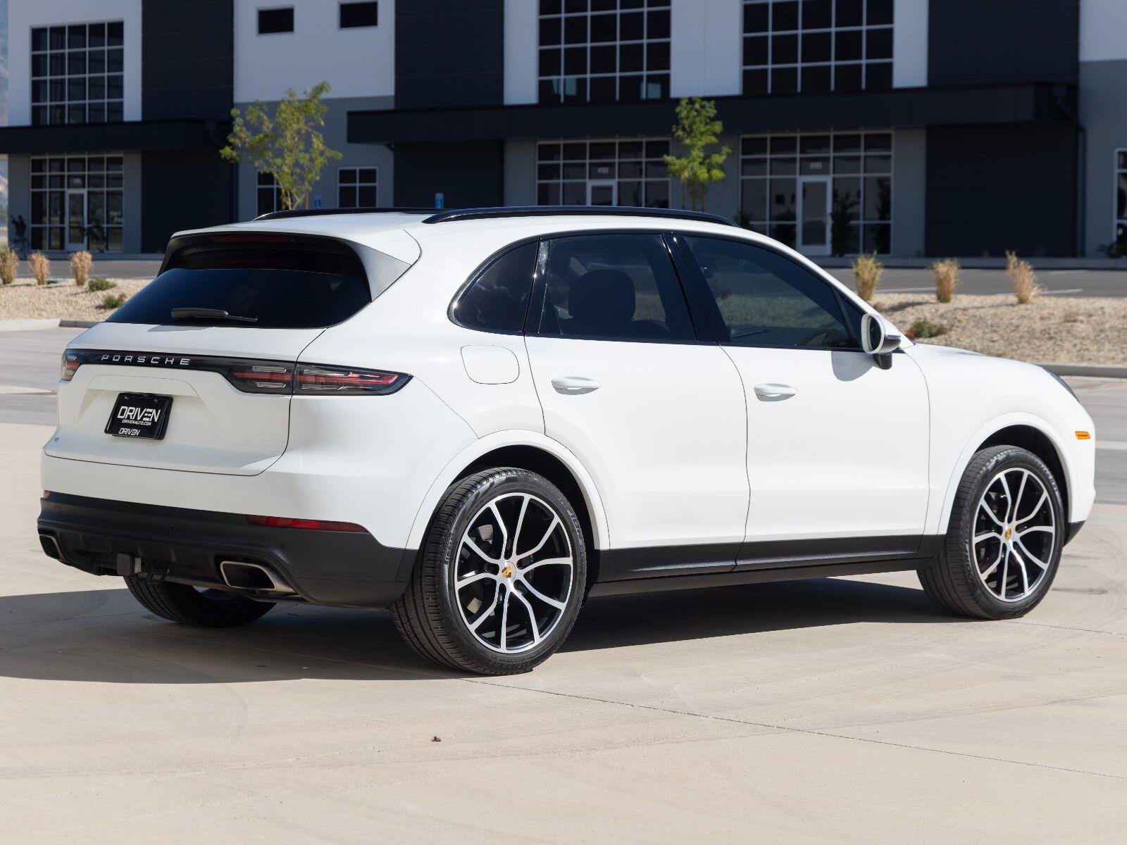 Used 2020 Porsche Cayenne AWD/4WD image 4
