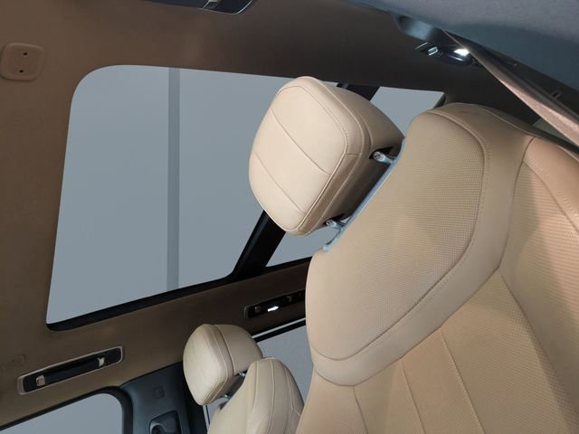 Used 2024 Land Rover Range Rover Long Wheelbase SE image 22