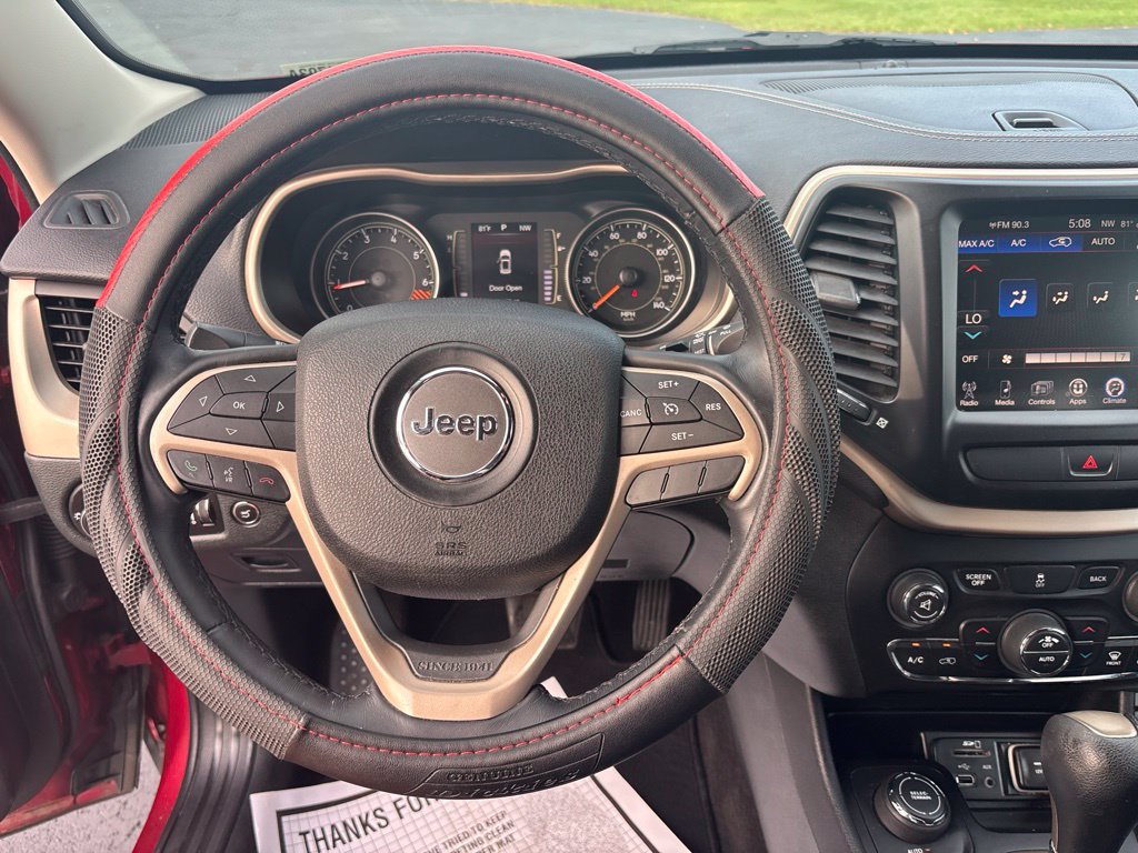 Used 2015 Jeep Cherokee Latitude w/ Comfort/Convenience Group AWD/4WD image 14