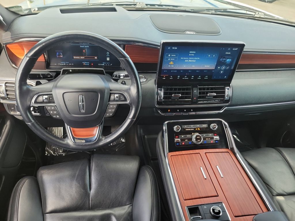 Used 2024 Lincoln Navigator Reserve image 4