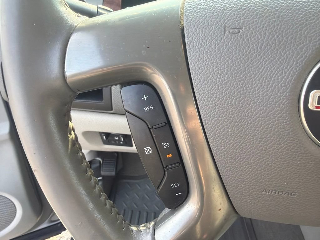 Used 2008 GMC Sierra 3500 SLT w/ EZ-Lift Tailgate Package RWD image 10