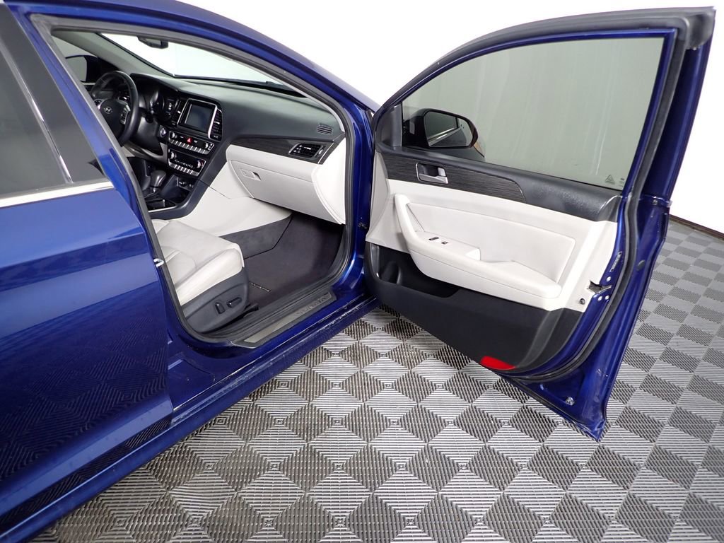Used 2018 Hyundai Sonata Limited w/ Cargo Package image 31