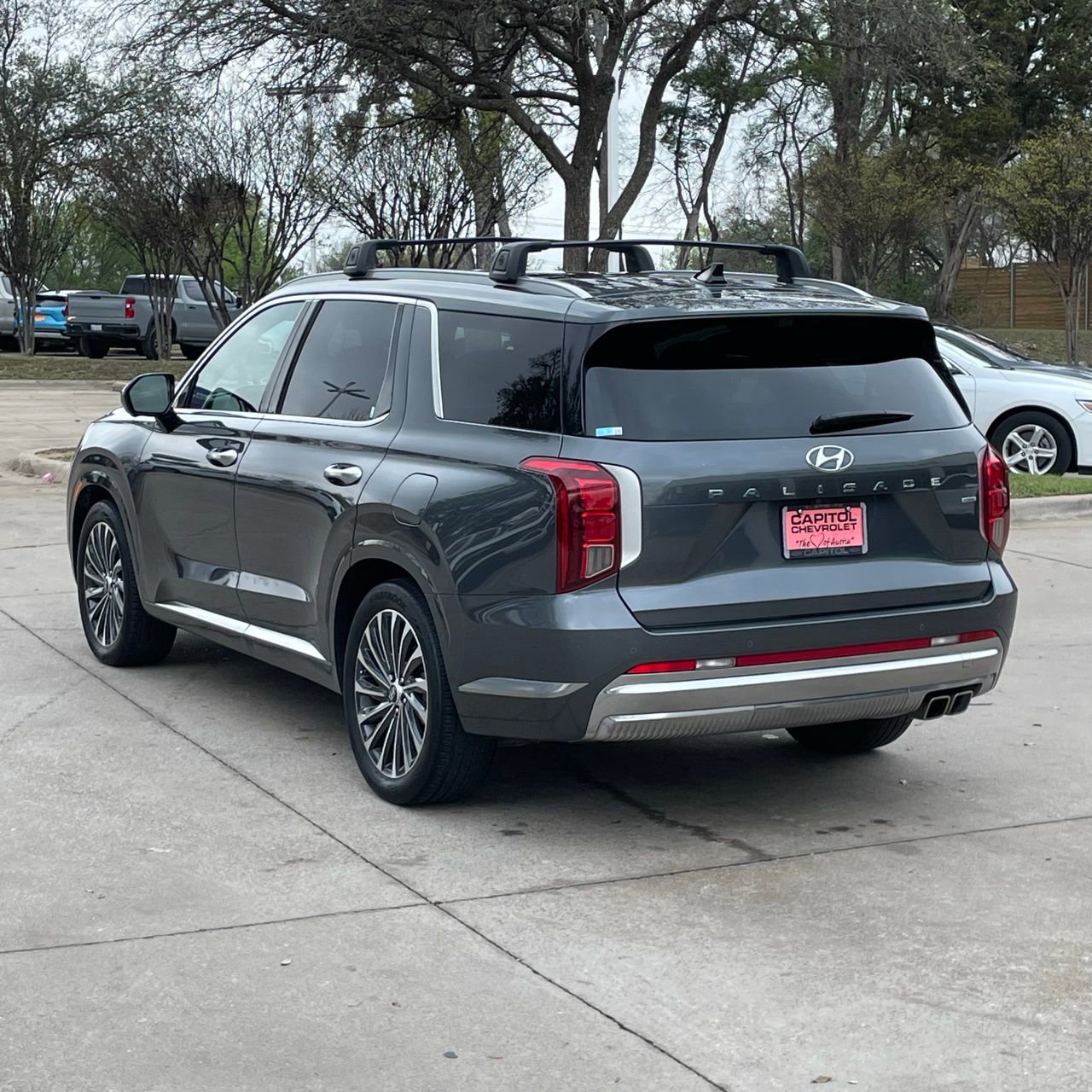 Used 2024 Hyundai Palisade Calligraphy image 4