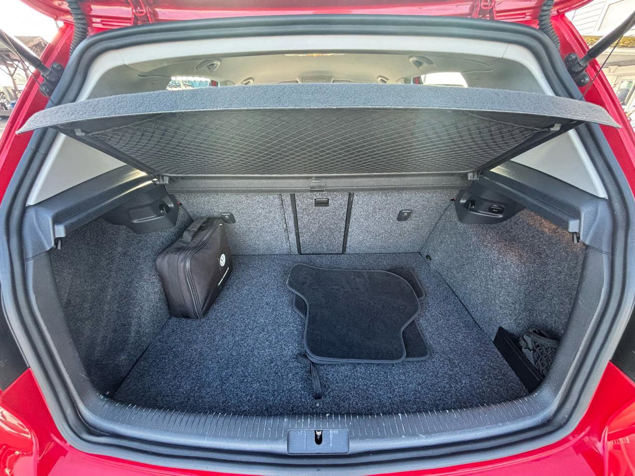 Used 2014 Volkswagen Golf 4-Door FWD image 15