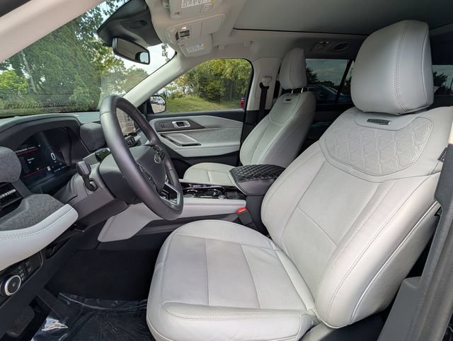 Used 2025 Ford Explorer Platinum w/ Ultimate Package AWD/4WD image 10