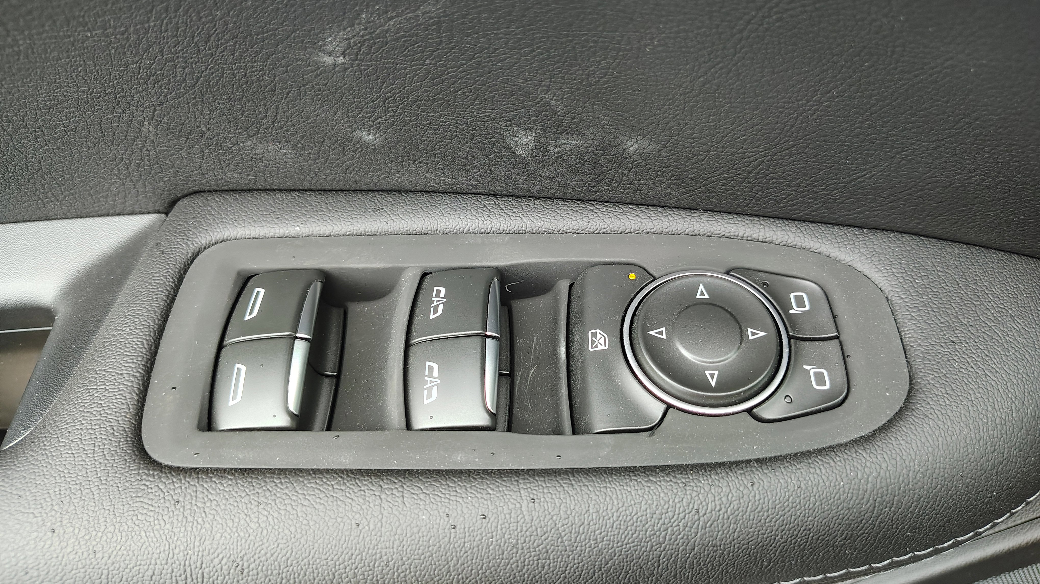New 2025 Cadillac XT5 Luxury w/ LPO, Floor Liner Package image 12