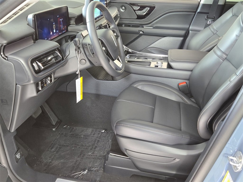 New 2025 Lincoln Aviator 2WD w/ Jet Appearance Package image 6