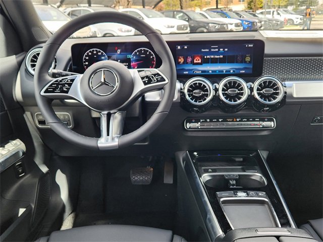 New 2025 Mercedes-Benz GLB 250 4MATIC image 13