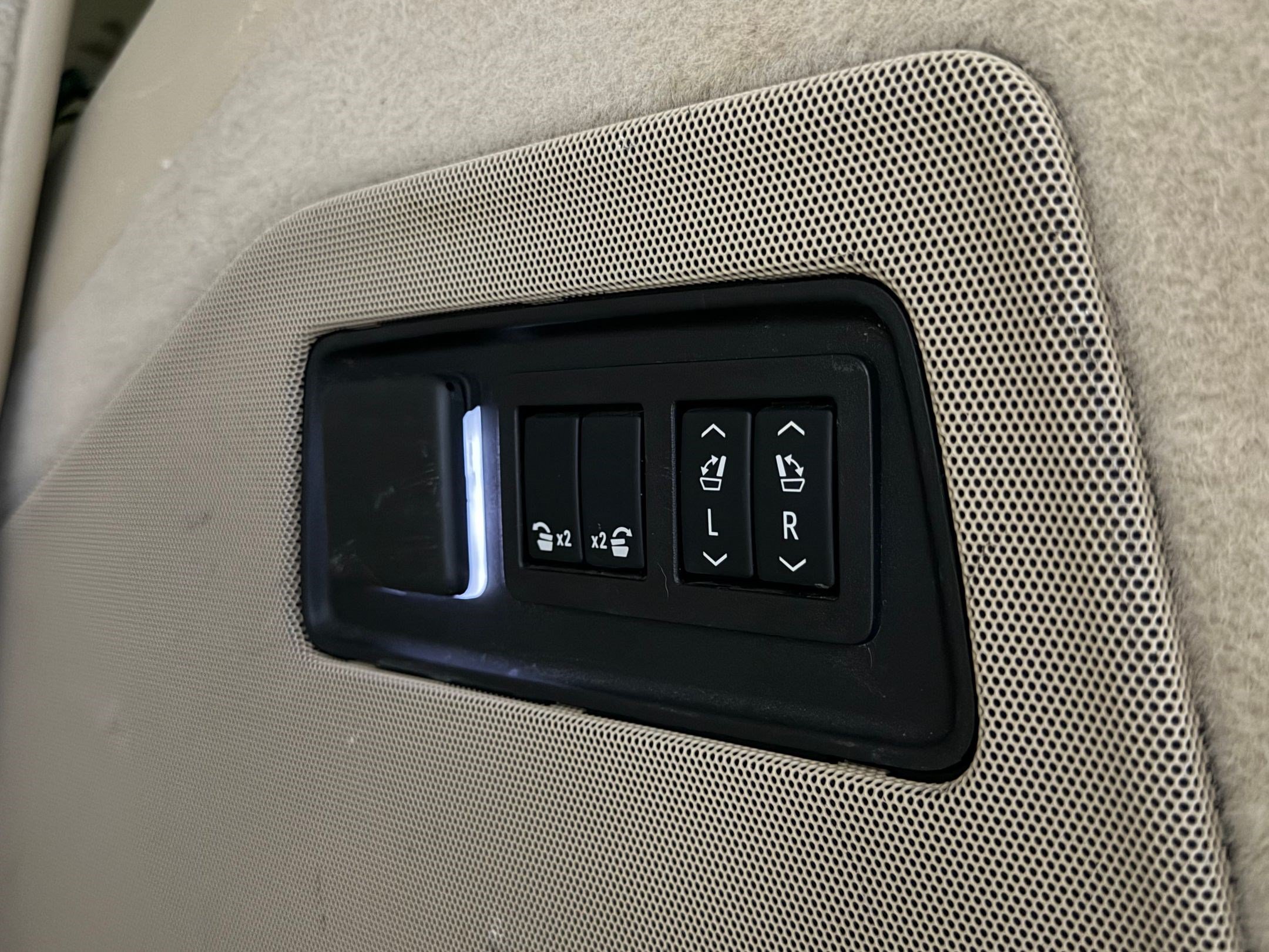 Used 2023 Cadillac Escalade Premium Luxury AWD/4WD image 49