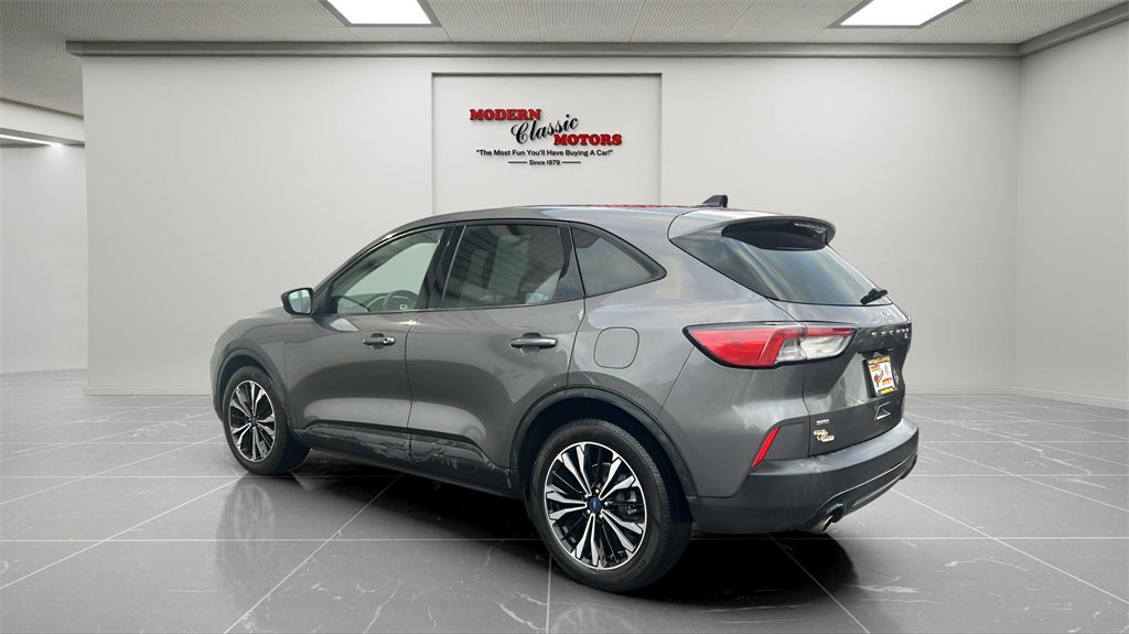 Used 2022 Ford Escape SE w/ SE Sport Appearance Package image 5