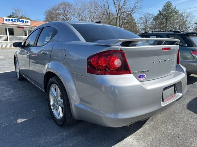 Used 2013 Dodge Avenger SE image 4