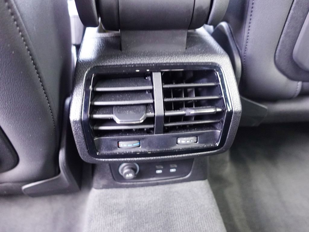 Used 2025 Audi Q3 2.0T Premium w/ Convenience Plus Package image 24